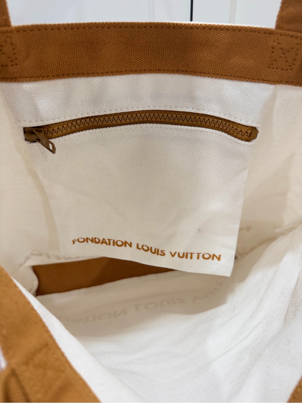 Fondation Louis Vuitton Canvas Tote Bag — New - Picture 6 of 6